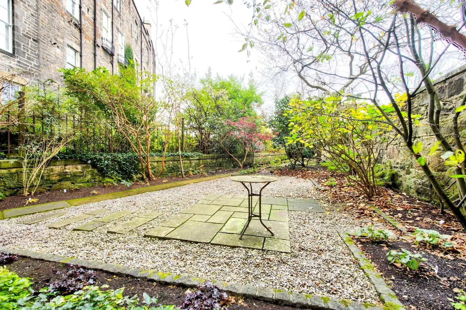Guestready - Beautiful New Town Studio With Patio Edinburgh
